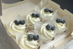 Александровна Алехина Аделина — Любимые капкейки <3; В ассортименте:; ~Лимонные капкейки с цитрусовым курдом и сливочным кремом; ~Шоколадные капкейки с... — Портфолио №2