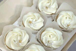 Александровна Алехина Аделина — Любимые капкейки <3; В ассортименте:; ~Лимонные капкейки с цитрусовым курдом и сливочным кремом; ~Шоколадные капкейки с... — Портфолио №3