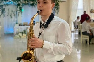 Эдуардович Гоголев Эдуард — Прайс-лист; Выступление музыканта (60 мин) - 7000 р; Фуршет, встреча гостей (30 мин) - 5000 р; Музыкальное поздравление... — Портфолио №17