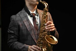 Эдуардович Гоголев Эдуард — Прайс-лист; Выступление музыканта (60 мин) - 7000 р; Фуршет, встреча гостей (30 мин) - 5000 р; Музыкальное поздравление... — Портфолио №2