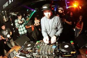 Корпорация диджеев — Портфолио №4