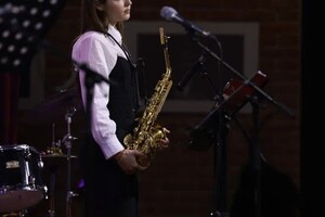 Меринова Екатерина Альбертовна — Поющая саксофонистка на мероприятие — Портфолио №3