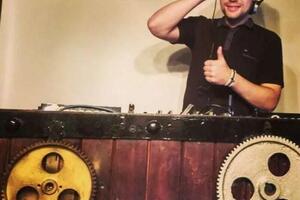 В клубе — Dj chaltsev