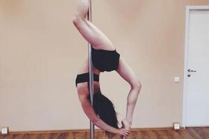 Pole Dance — Kethrin