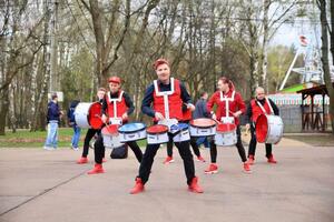 Уличный формат — Шоу Барабанщиков «Crazy Army Drum Show»