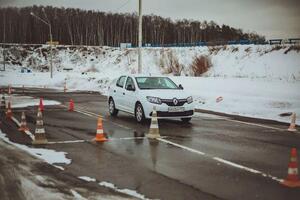 Параллельная парковка Renault Logan — Власов Антон Викторович