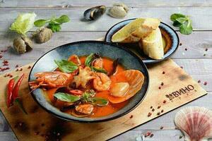 Zuppa di pomodoro con frutti di mare — Трушин Александр Александрович