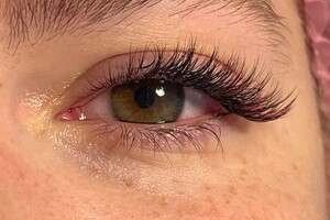 Котова Виктория Владимировна — Плавная лиса, 2D, изгиб С с добавлением цветных ресниц изгиба С, толщина 0,07. 8-12мм — Портфолио №3