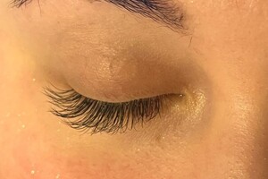 Котова Виктория Владимировна — Выполнено классическое наращивание ресниц; Изгиб С+L, толщина 0,07 — Портфолио №6