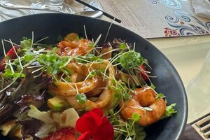 Куркин Александр Владиславович — Теплый салат с креветками — Портфолио №17