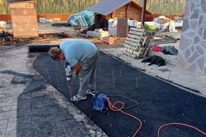 Устройство основания под рулонный газон с использованием геомата на склоне — Галлямова Ромина Дамировна