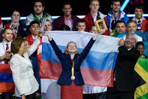 WorldSkills. Победитель на церемонии награждения — Богданова Ксения Александровна