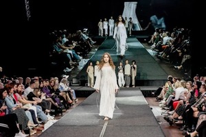 Стилизация крупного fashion показа) — Джамбольян София Пантелеевна