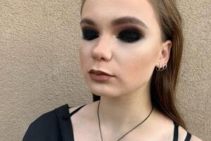 макияж в технике smoky eyes — Бутринова Ксения Камилевна