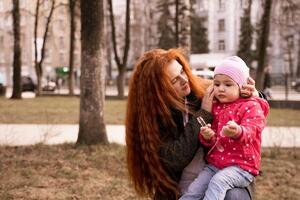 Фотосессия на прогулке. Мама и дочь — Казукова Вероника Юрьевна