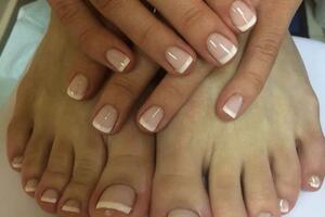 Маникюр + педикюр Shellac french — Костромина Наталья Владимировна