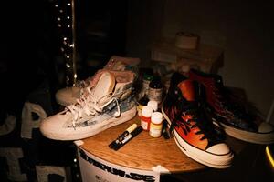 Кеды Converse с пошивом и росписью от Impulse, работа выполнена лучшими красками Angelus и руками крутого мастера — Кузнецов Иван Васильевич