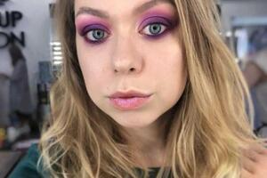 Color makeup, выполненный в технике smoky eyes. Подойдет для тех, кто не боится ярких цветов. — Шавелкина Евгения Игоревна