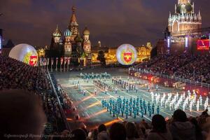 Вечерняя репортажная фотография с городского праздника или мероприятия — Терентьева Ирина