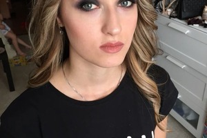 На модели выполнен smoky eyes — Урумянц Анна Артуровна