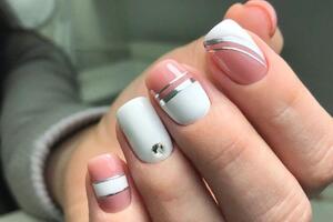 Величко Виктория Викторовна — Комбинированный маникюр.; Покрытие и дизайн с гибкими лентами. — Портфолио №7