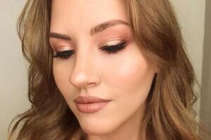 Luxury smoky eyes выполнен с помощью палетки от Huda Beauty — Максимова Ксения Александровна