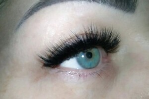 Арутюнова Наталья Андреевна — Наращивание ресниц 2Д. Изгиб М. Длина 7-12мм — Портфолио №25