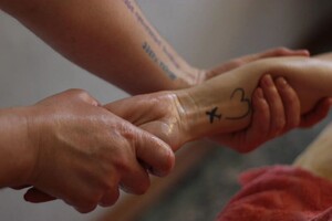 Бутенко Марина Николаевна — Услуга очень актуальна для мастеров красоты, работающих руками, парикмахеров, тех, кто наращивает ресницы и все время... — Портфолио №14