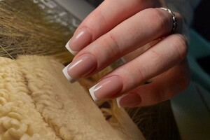 Чориева Наталья Сергеевна — Комбинированный маникюр, коррекция своих ногтей, укрепление гелем и дизайн френч — Портфолио №14