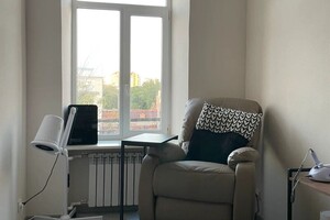 Голыдьбина Марина Викторовна — Рабочее место, где предоставляется услуга педикюра. Оборудовано креслом-реклайнер, педикюрной вытяжкой 4Blanc... — Портфолио №10