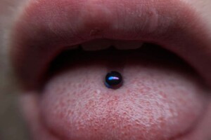 Каргальская Яна Сергеевна — Анодирование титана - это процедура изменения цвета вашего украшения благодаря электричеству . Титановое украшение... — Портфолио №8