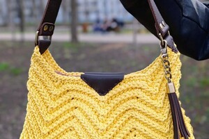 Мосенко Галина Викторовна — Идеальный аксессуар для особых случаев! Эта сумочка сочетает в себе прочность полиэфирного шнура и роскошь кожаной... — Портфолио №5