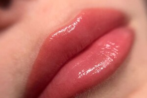 Найман Эмма Игоревна — Перманент губ. Акварельная техника, натуральный естественный прокрас. Безконтурная акварельная техника — Портфолио №7