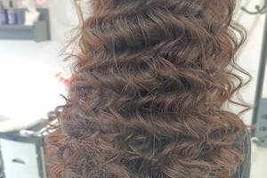 Париева Елена Олеговна — Укладка праздничная волны — Портфолио №5