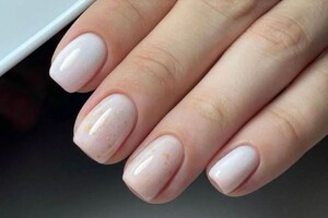 Птащенко Полина Владимировна — Комбинированный маникюр с укреплением гелем — Портфолио №16