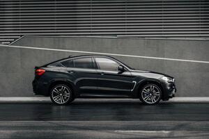 Фотосъемка BMW X6M для аренды — Кадеркаев Руслан Асымович