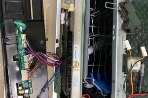 Причина обращения клиента заключалась в том, что функция авто открытия дверцы не работает. Вывод, из за большой... — Данильченко Дмитрий Витальевич