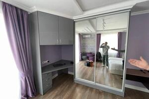Рабочий стол с антресольной полкой , крашенные фасады + шкаф купе. — Какичев Дмитрий Сергеевич