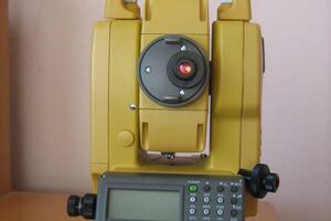 Электронный тахеометр Topcon GPT-3005 — Сергеев Сергей Юрьевич