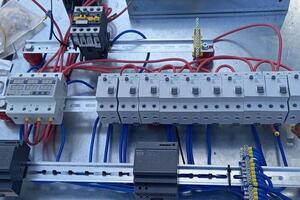 Монтаж и рсключение щитов — Нургали Артем Александрович