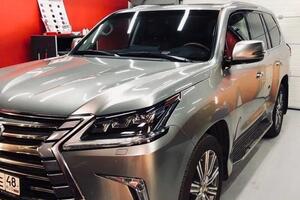 Lexus LX570 на полировке кузова и керамике, в дальнейшем был установлен аэродинамический обвес — Солнцев Сергей Романович