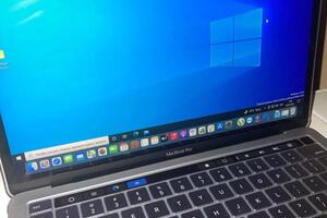 Установка Windows 10 на MacBook Pro 13. — Сысуев Владислав Вячеславович