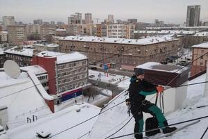 Очистка кровли от снега во избежание схода снега/сосулек — Ивченков Антон Викторович