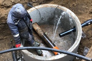 Врезка в чугунный трубопровод, устранение аварийной течи поселок Чернолучье ул. Торговая — Башкардин Алексей Вячеславович
