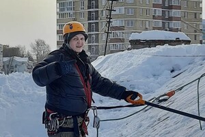 Чистка снега с крыш на высоте — Миронов Эдуард Олегович