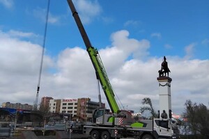 Басов Анатолий Дмитриевич — Предоставляем аренду (услуги)автокрана китайского производства модель: ZOOMLION ZTC300V с вылетом основной стрелы 42м и... — Портфолио №1