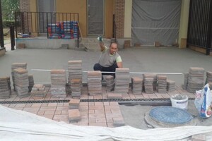 Батурдинов Роман Геннадьевич — Начало укладки брусчатки — Портфолио №53