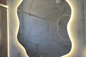 Безряков Андрей Юрьевич — Фигурное зеркало с подсветкой нестандартной формы — Портфолио №3