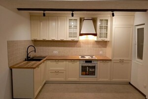 Гуро Александр Геннадьевич — Кухня с фасадами из массива бук — Портфолио №111