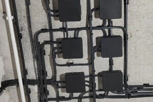 Гусаков Алексей Владимирович — Коробки распаячные, собранные в одном месте, для удобства заказчика переключение светового пространства двора, веранды... — Портфолио №5